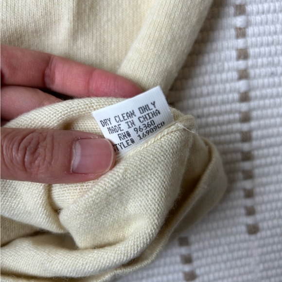 Designer vintage Chaiken and Capone pale yellow sweater top - Picture 5 of 7